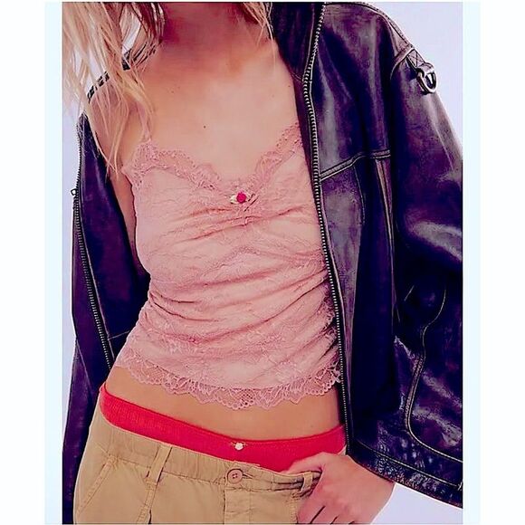 NWOT Free People Pick Cami Lacey Essential Misty Rose sweetheart sexy Medium - Picture 1 of 16